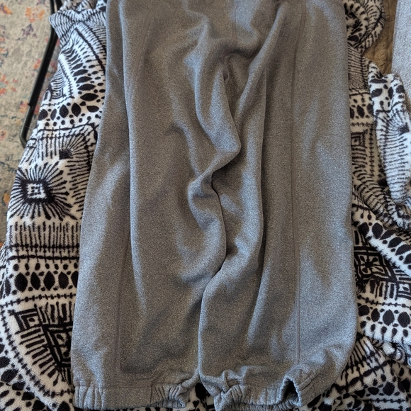 The North Face Heather Gray Fleece Sweatpants - Picture 4 of 4